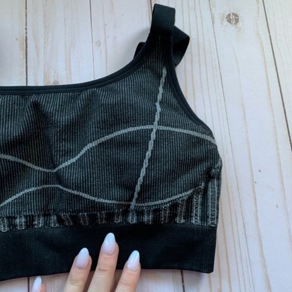 Fabletics Black And Gray spandex Sports Bra - Picture 2 of 8